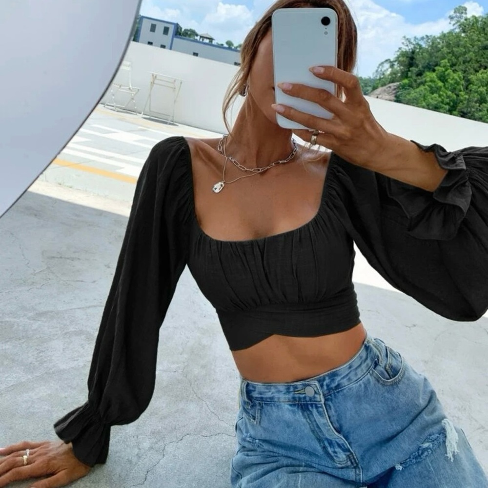 Black tie back flounce sleeve crop top